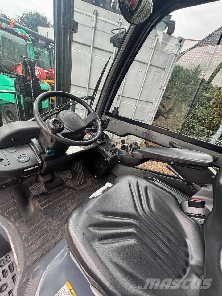 Toyota 8 FGKF 20 Chariots GPL