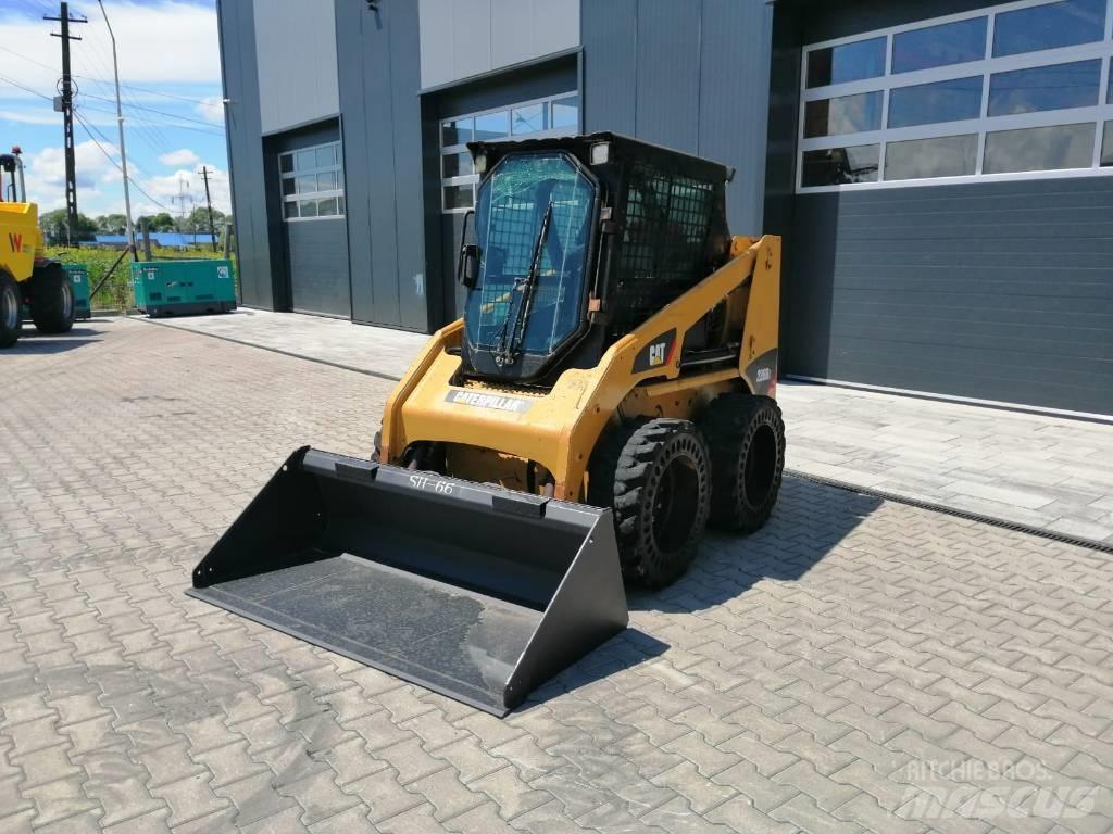 CAT 226 B 3 Chargeuse compacte