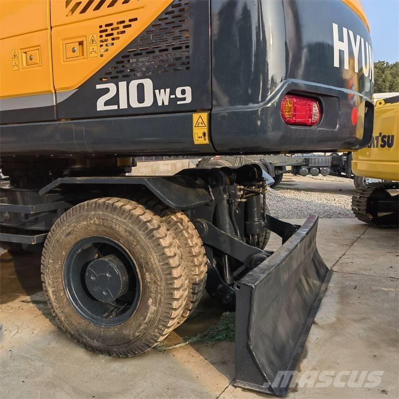 Hyundai 210W -9 Pelle sur pneus