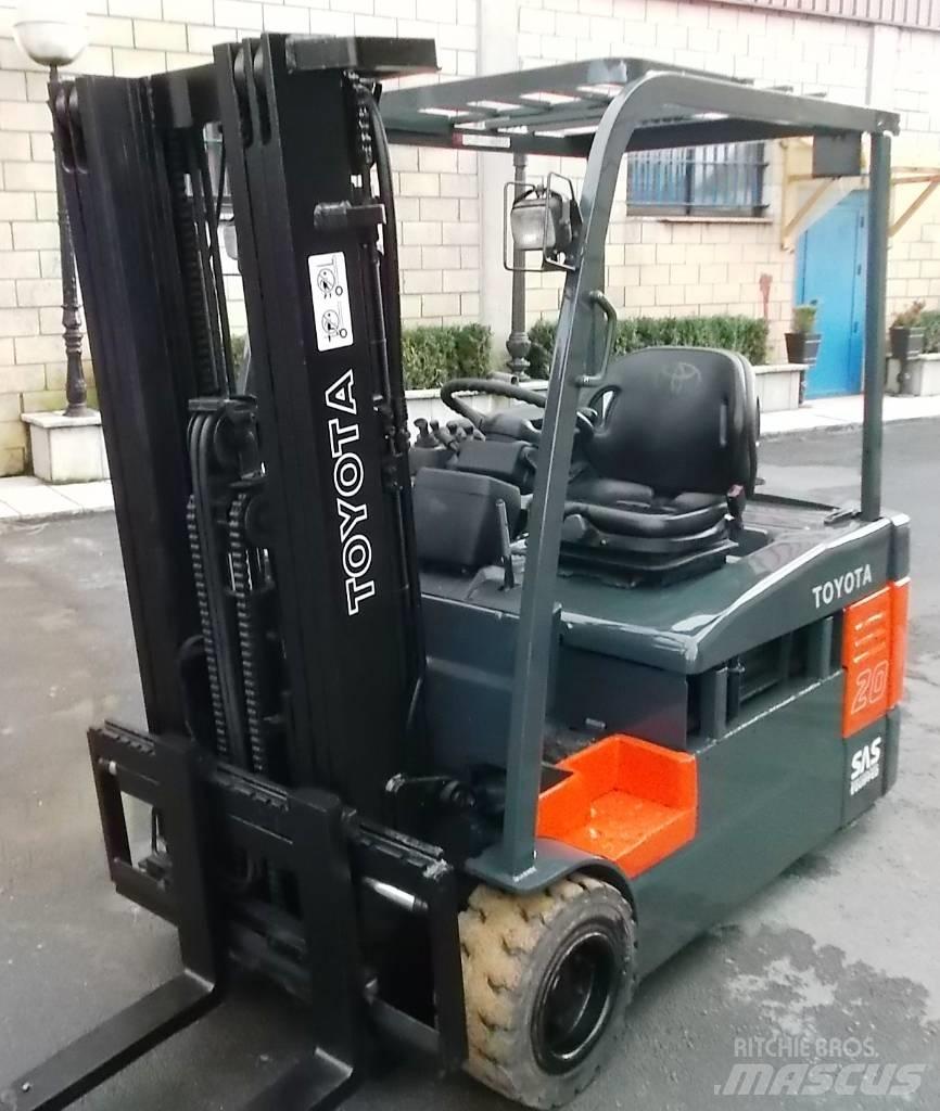 Toyota 7 FBEF 20 Chariots élévateurs électriques