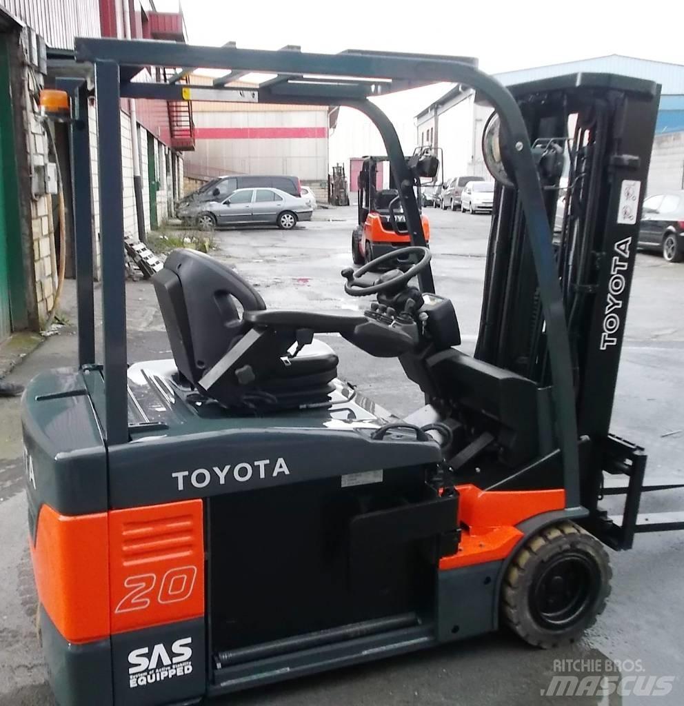 Toyota 7 FBEF 20 Chariots élévateurs électriques