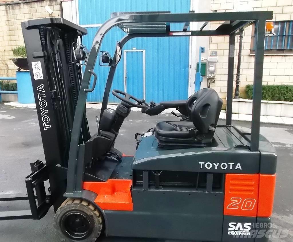 Toyota 7 FBEF 20 Chariots élévateurs électriques
