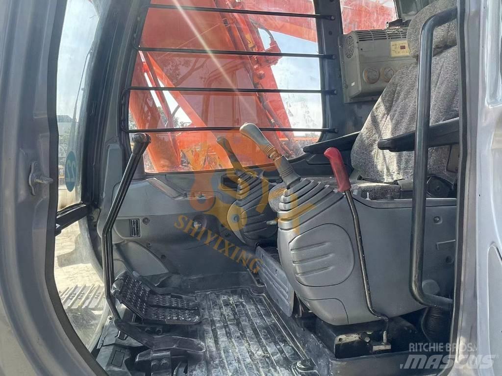 Hitachi EX 120 Pelle sur chenilles