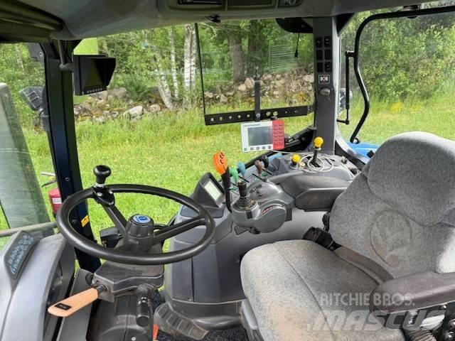 New Holland T 7030 Tracteur