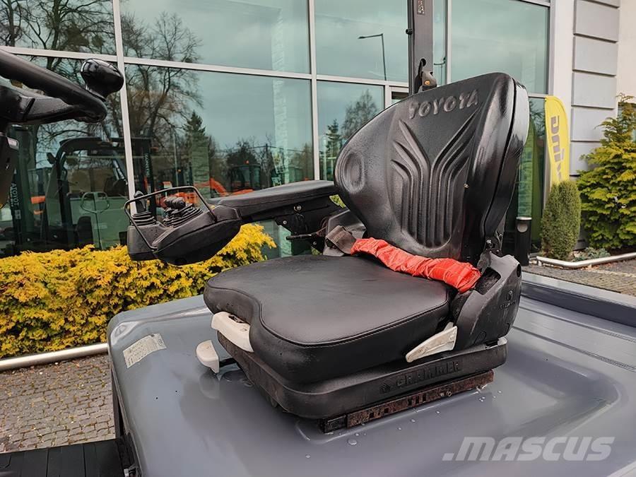 Toyota 8FBMT25 Chariots élévateurs électriques