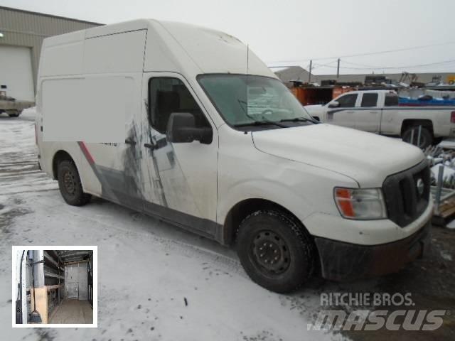 Nissan NV2500HD Camion Fourgon