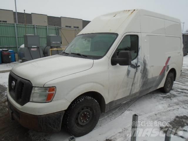 Nissan NV2500HD Camion Fourgon