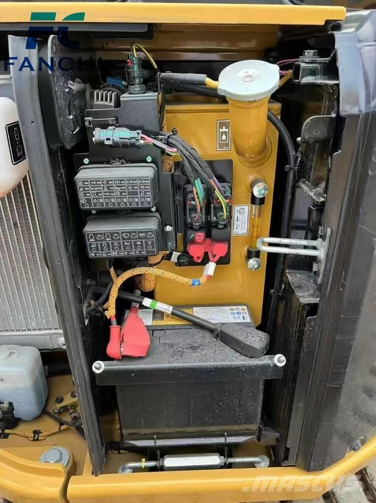 CAT 303 Pelle sur chenilles