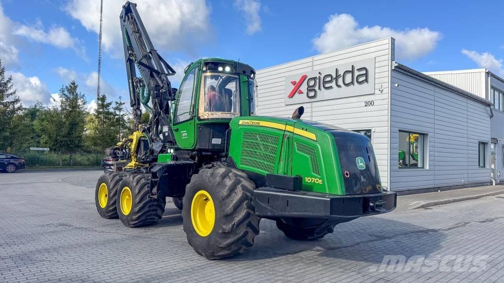 John Deere 1070 E Abatteuse