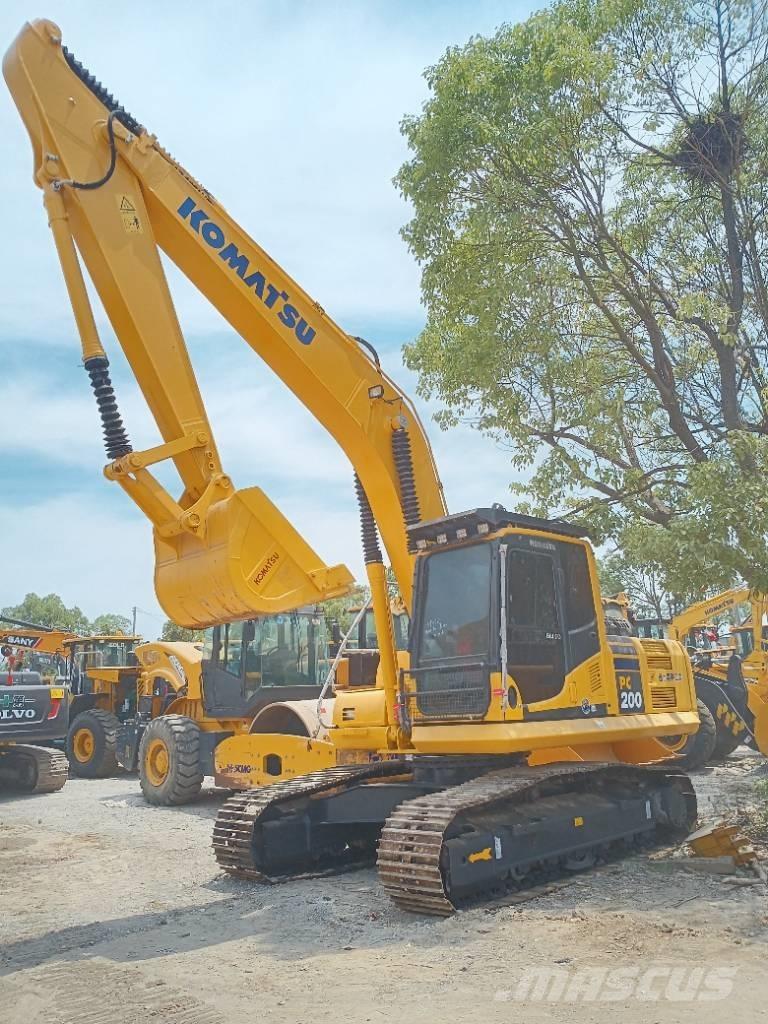 Komatsu PC 200 Pelle sur chenilles