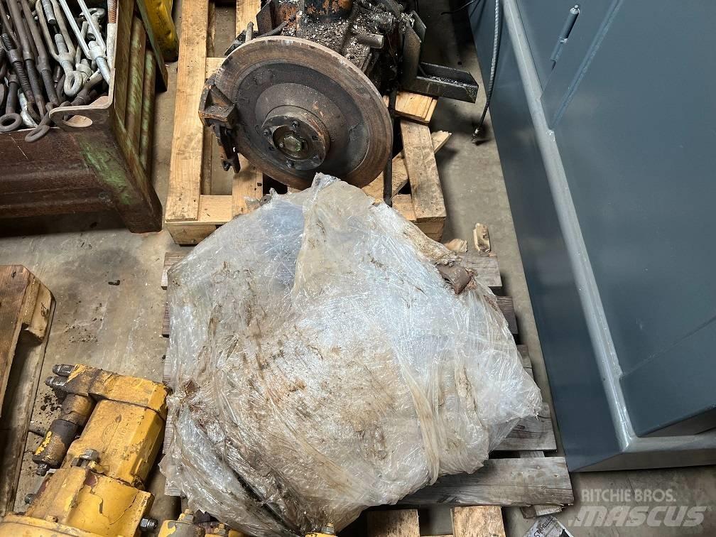 CAT 140 G gearbox Niveleuse