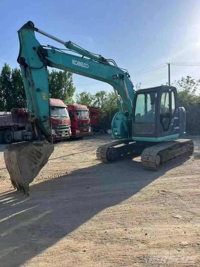 Kobelco SK135 Pelle sur chenilles