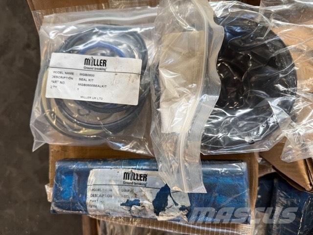 Daewoo D & A 100 V Marteau hydraulique