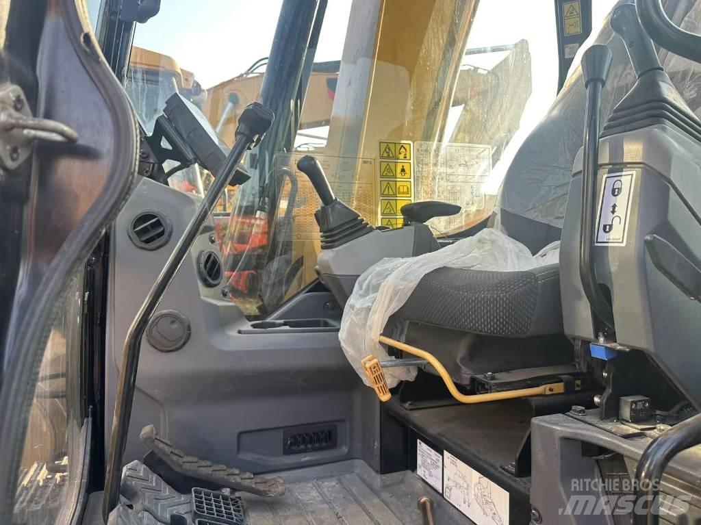 CAT 307.5 Mini pelle < 7t