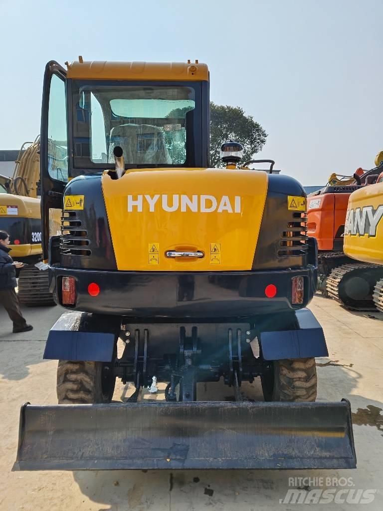 Hyundai Robex 60 W Pelle sur pneus