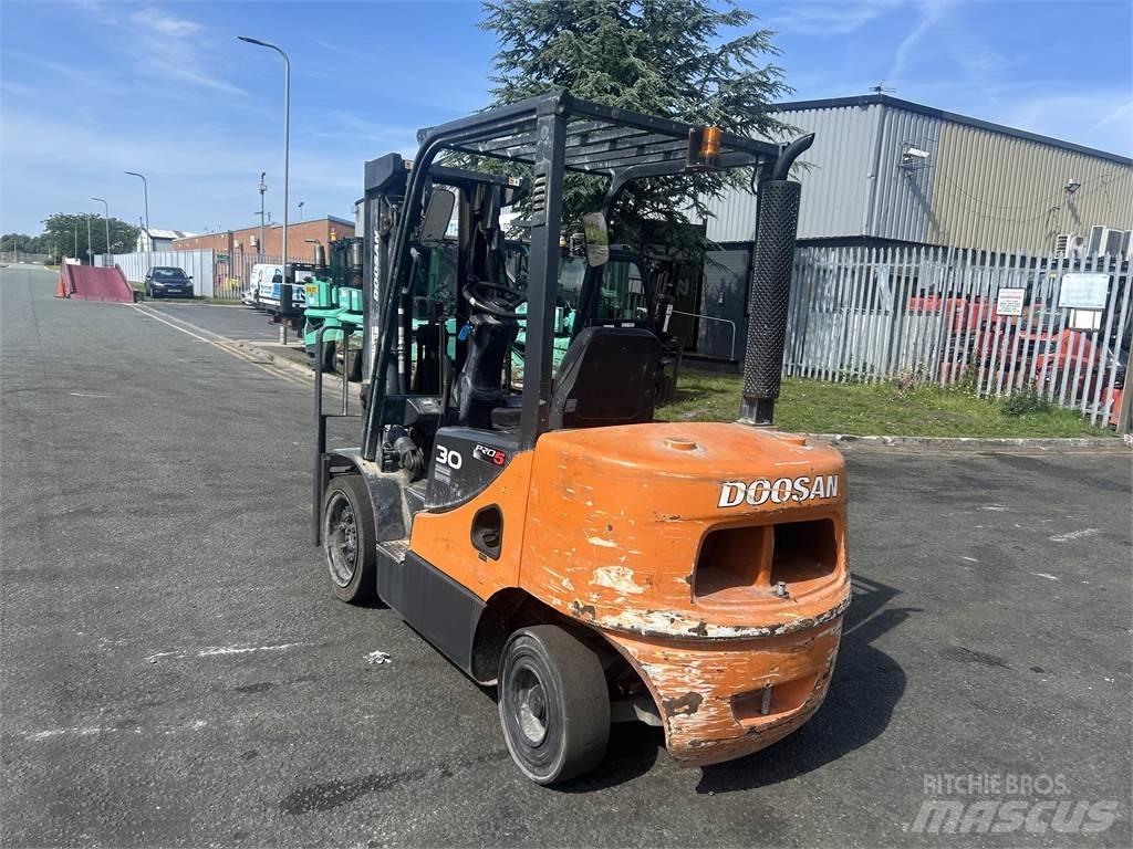Doosan D30S-5 Chariots diesel
