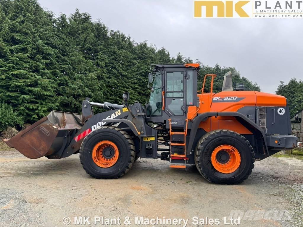 Doosan DL 320-7 Chargeuse sur pneus