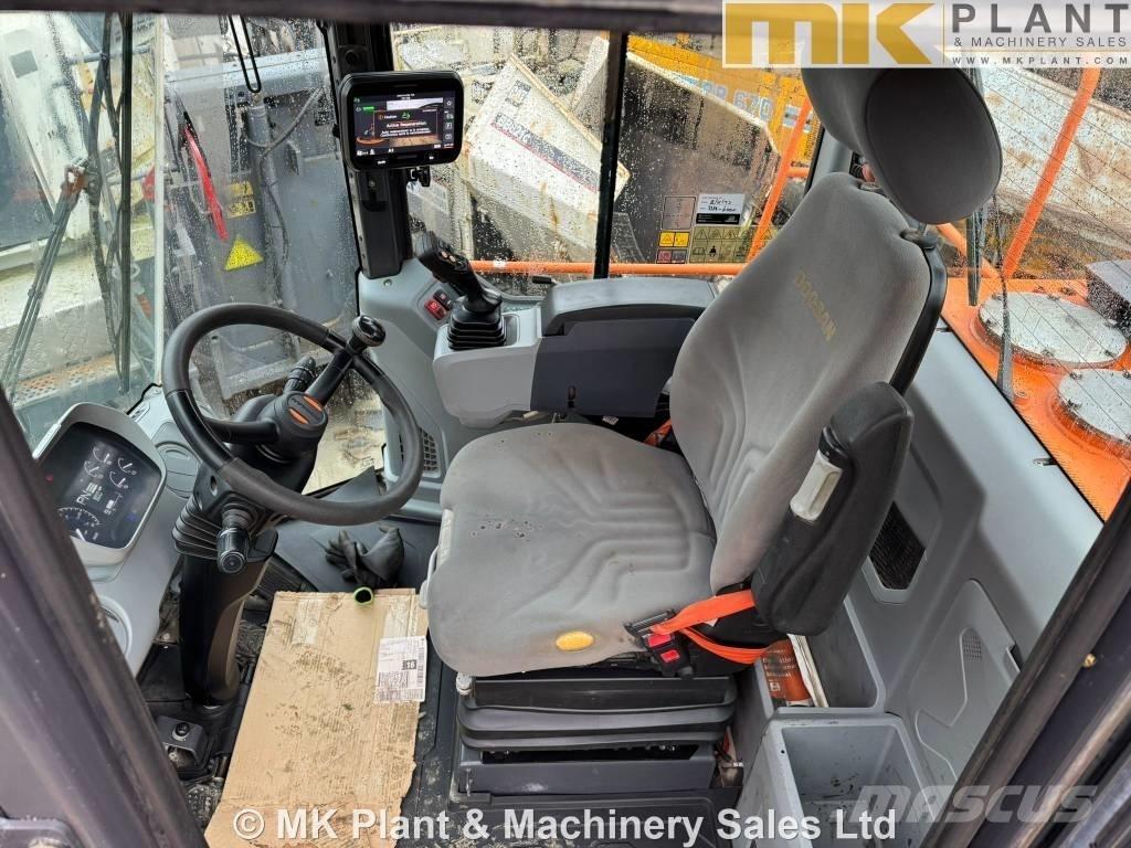 Doosan DL 320-7 Chargeuse sur pneus