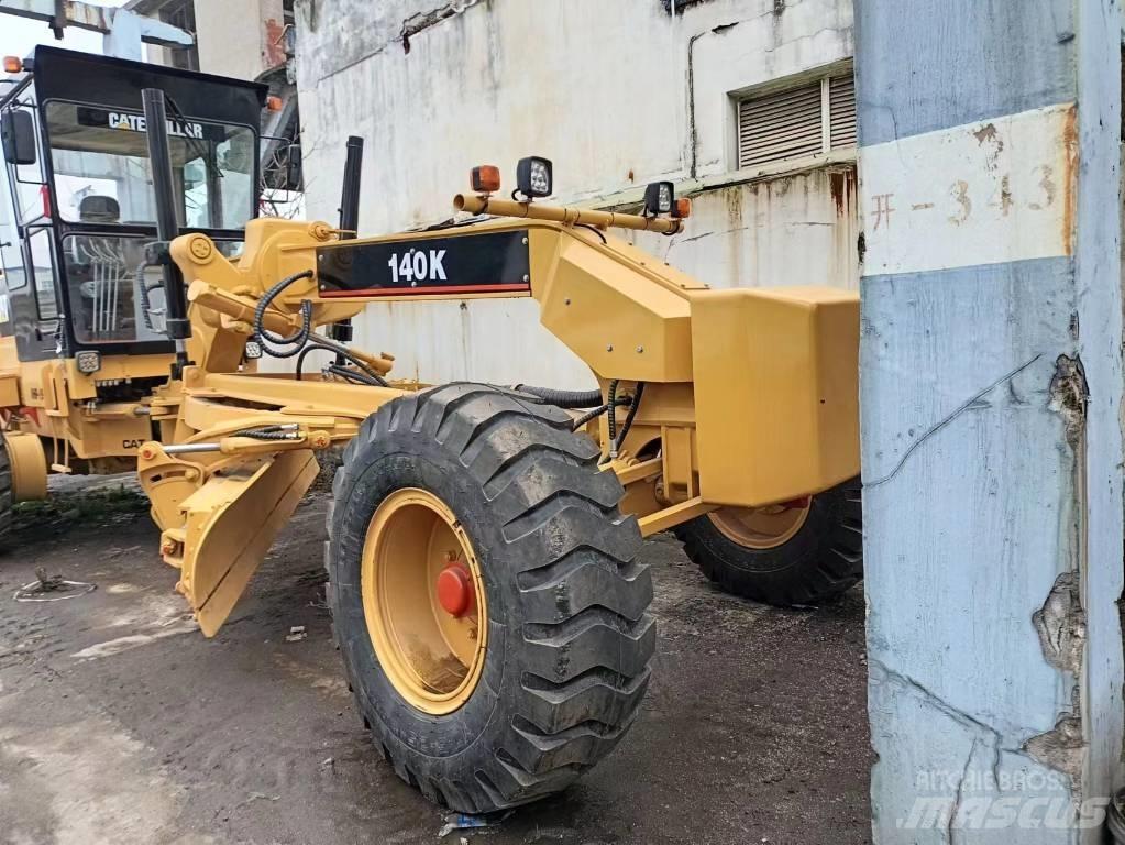 CAT 140 H Niveleuse