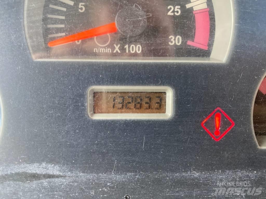 CAT 422 F TURBO Tractopelle