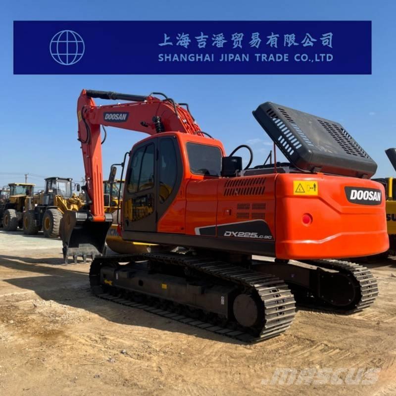 Doosan DX 225 Pelle sur chenilles