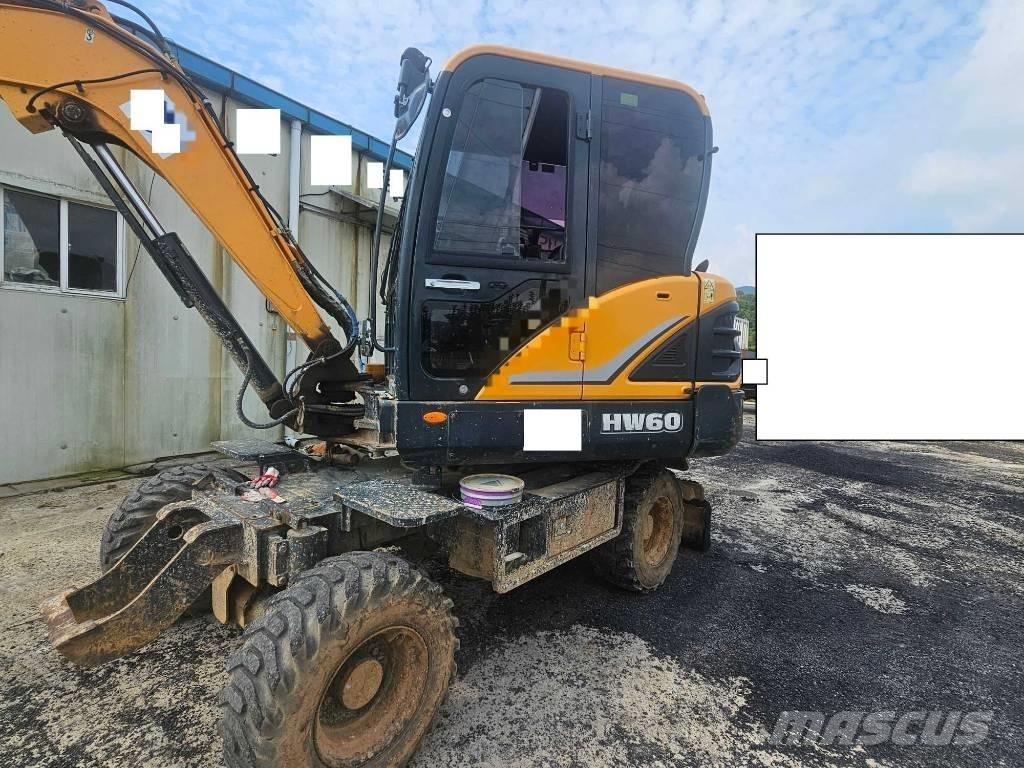 Hyundai HW60 Pelle sur pneus