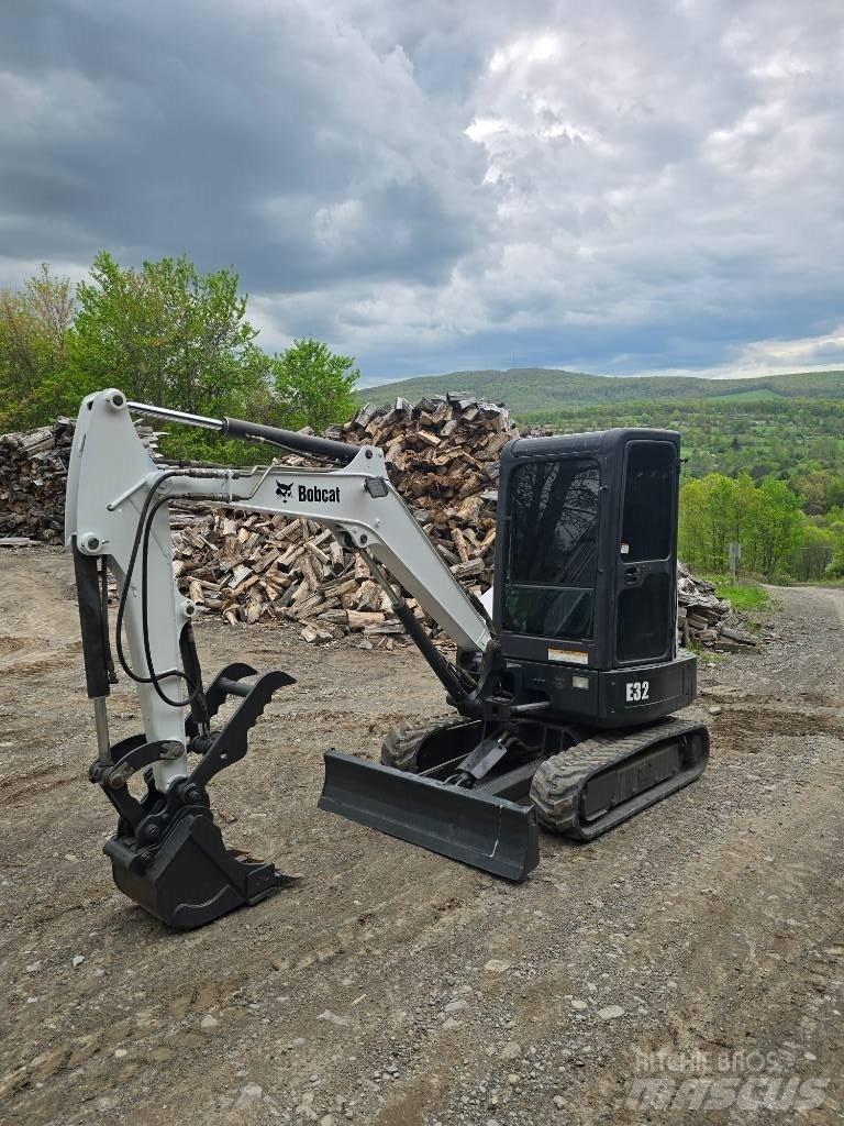 Bobcat E 32 Mini pelle < 7t