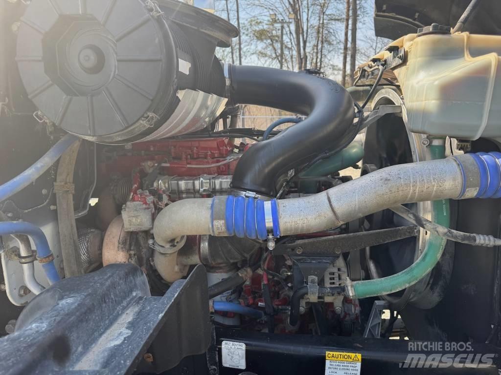 Mack GU433 Camion benne