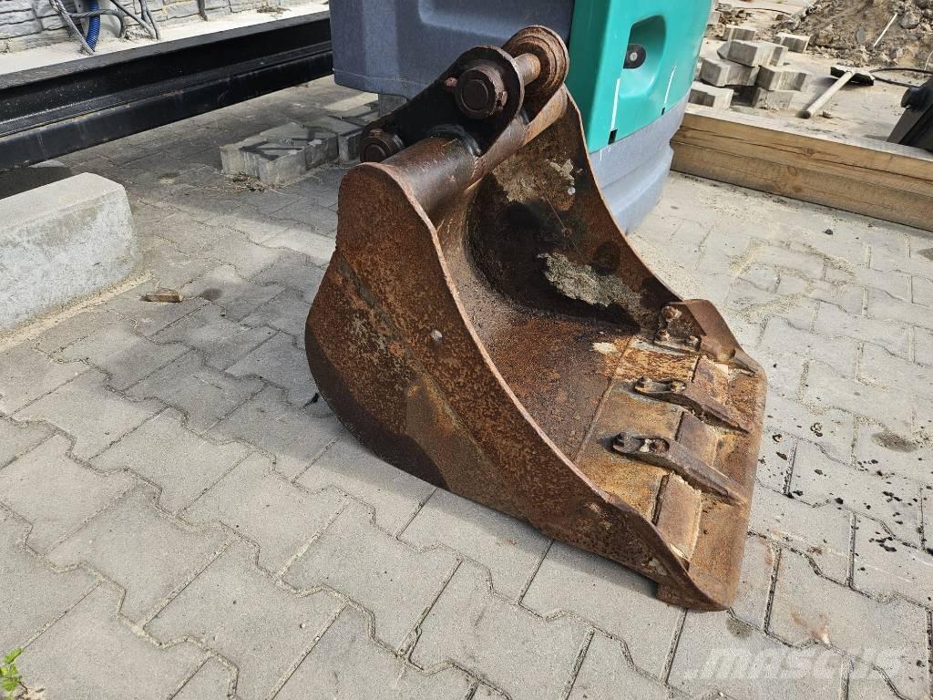 Takeuchi TB 235 Mini pelle < 7t