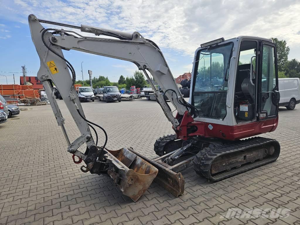 Takeuchi TB 235 Mini pelle < 7t