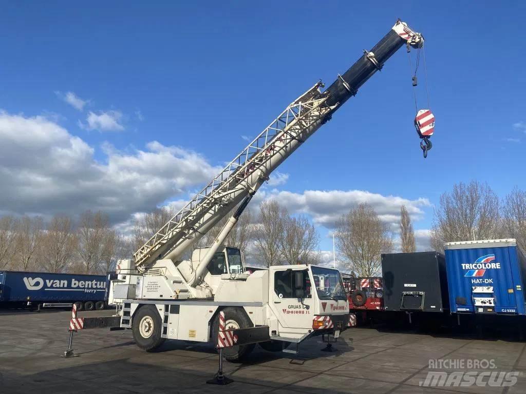 Liebherr LTM1030 Grues tout terrain