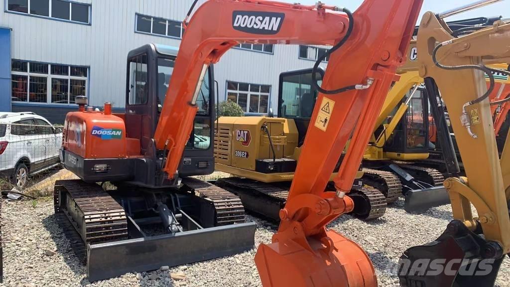 Doosan DH 55-V Mini pelle < 7t
