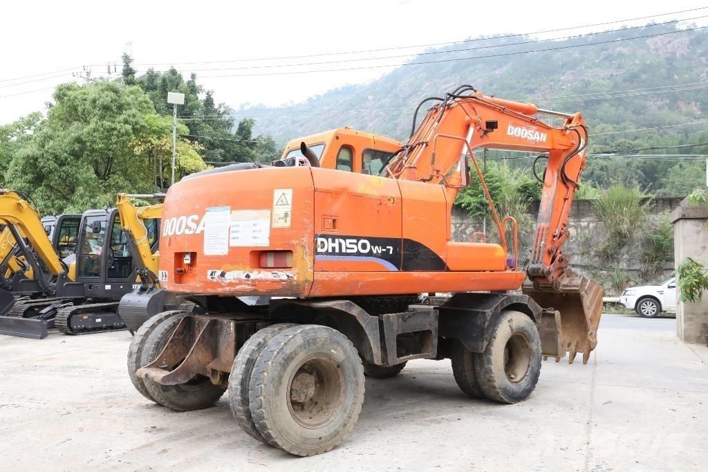 Doosan DH 150 W-7 Pelle sur pneus