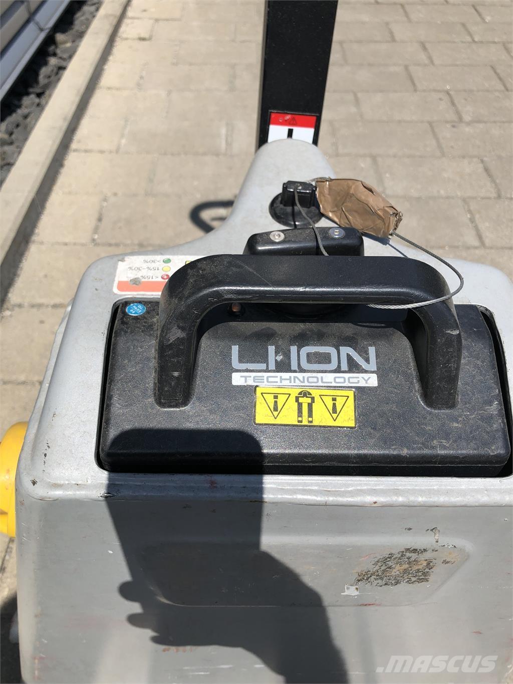 Still ECH 12 C Gerbeur accompagnant