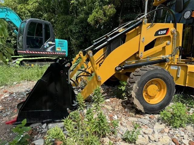 CAT 420 F Tractopelle