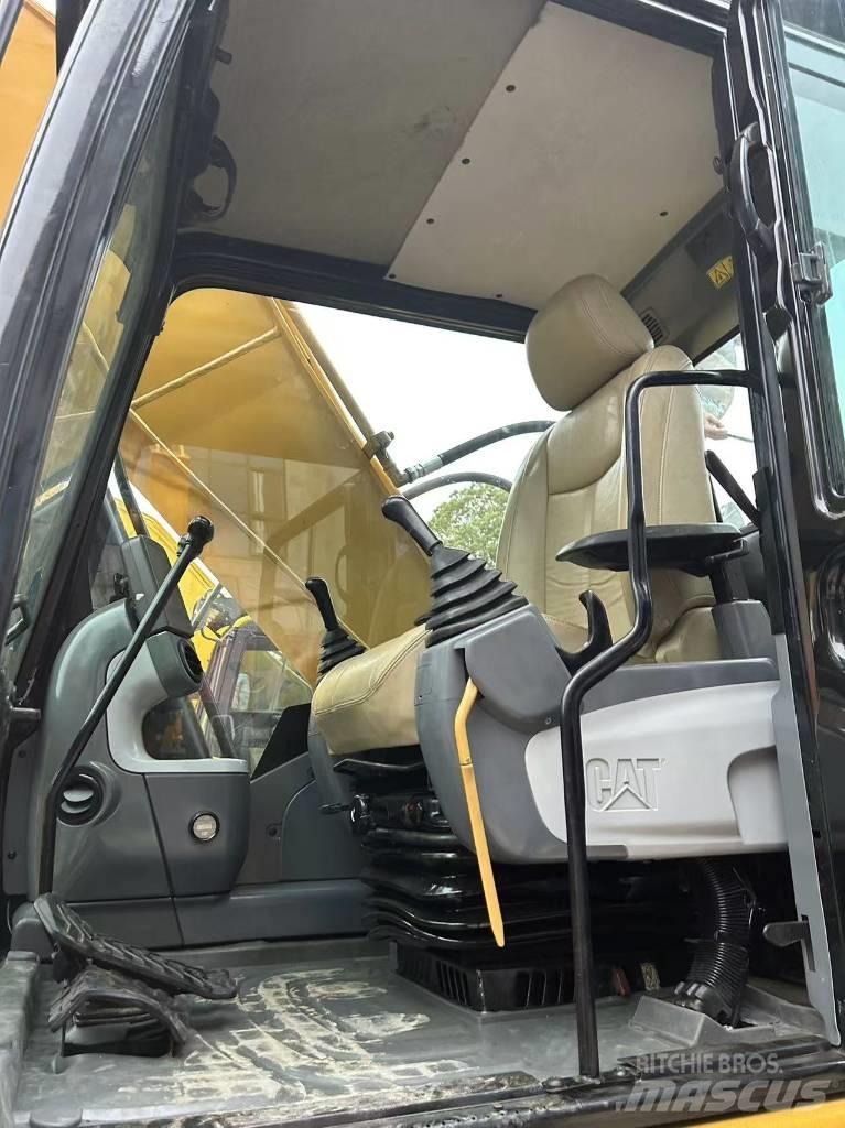 CAT 320 D Pelle sur chenilles