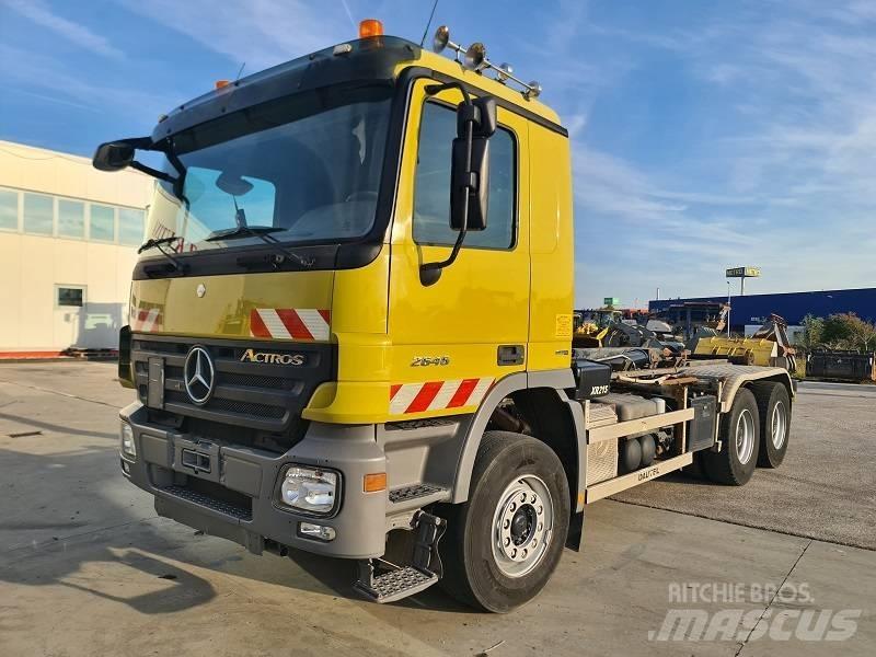 Mercedes-Benz DB2646 Camion ampliroll
