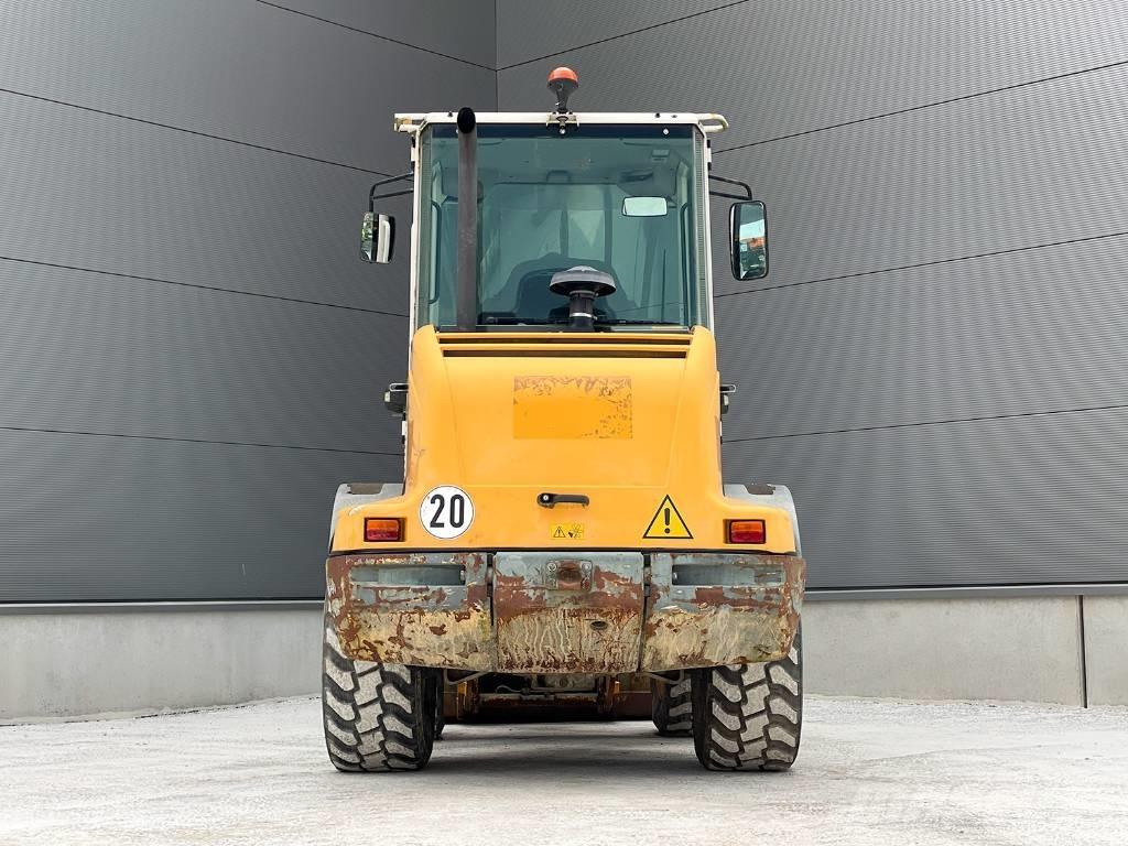 Liebherr L 506 Chargeuse sur pneus