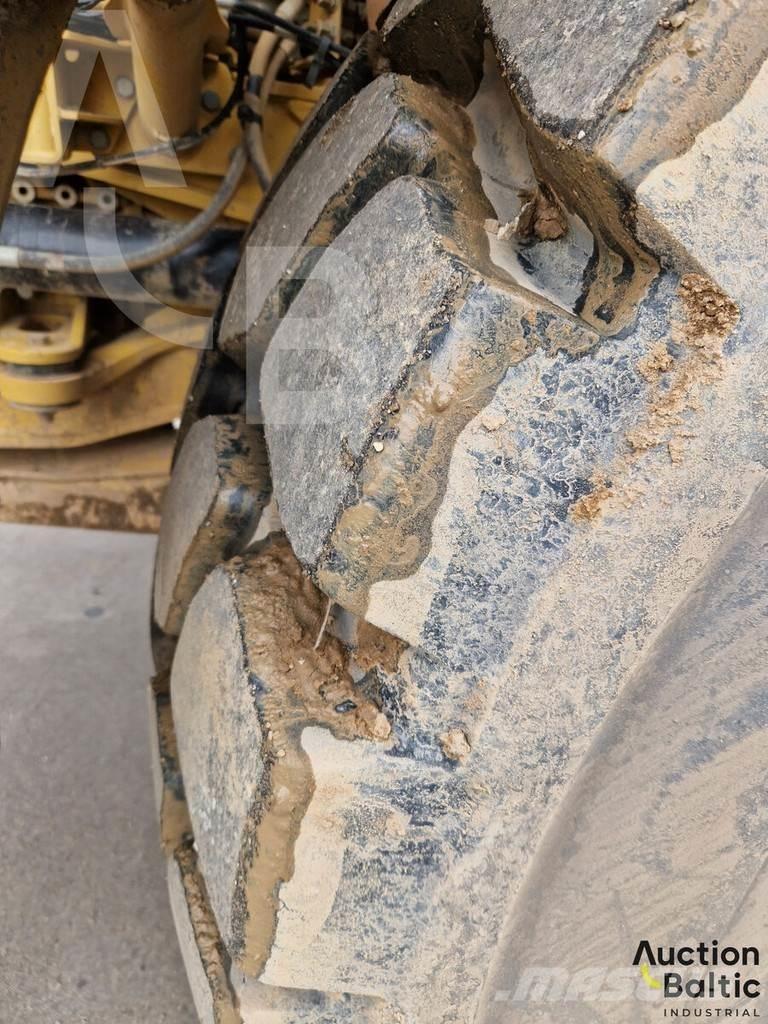 CAT 735C Tombereau articulé