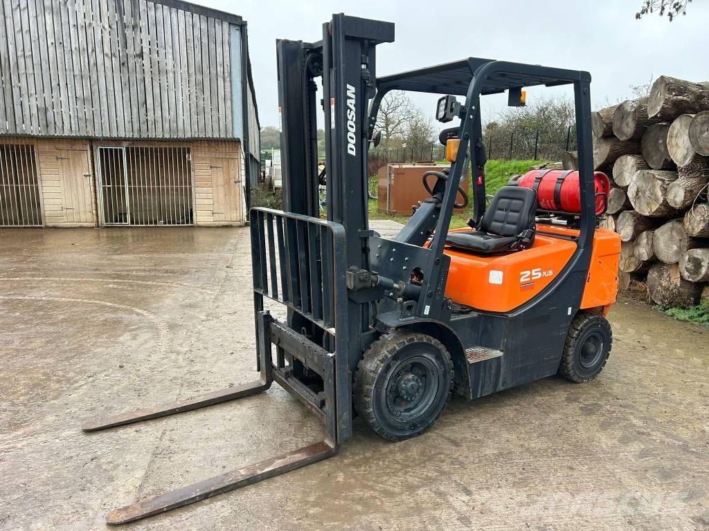 Doosan G 25 GP Plus Chariots GPL