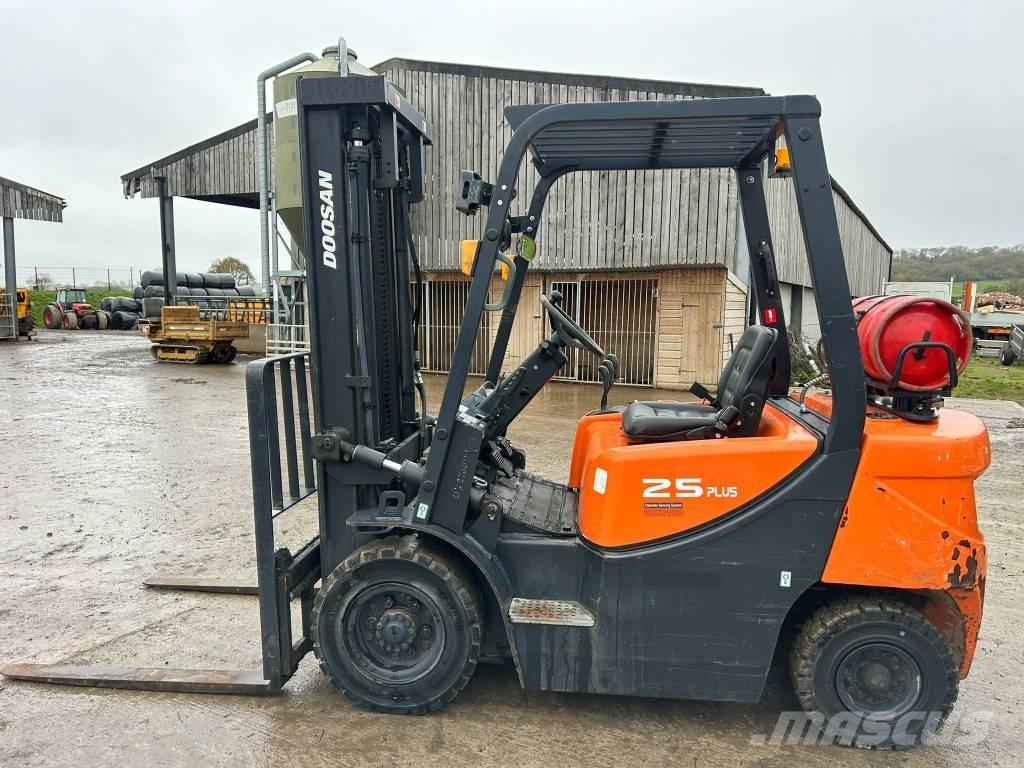 Doosan G 25 GP Plus Chariots GPL