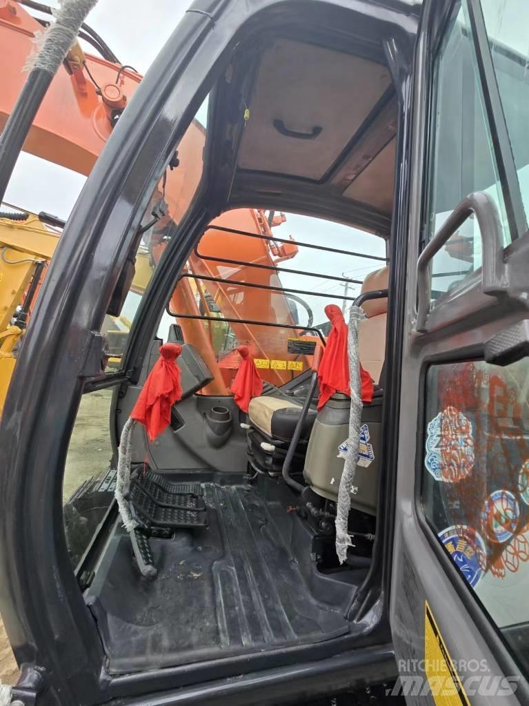 Hitachi ZX 135 US Pelle sur chenilles