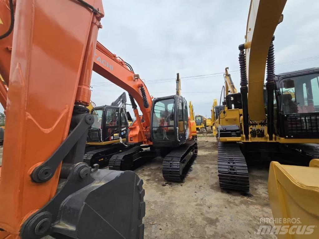 Hitachi ZX 135 US Pelle sur chenilles