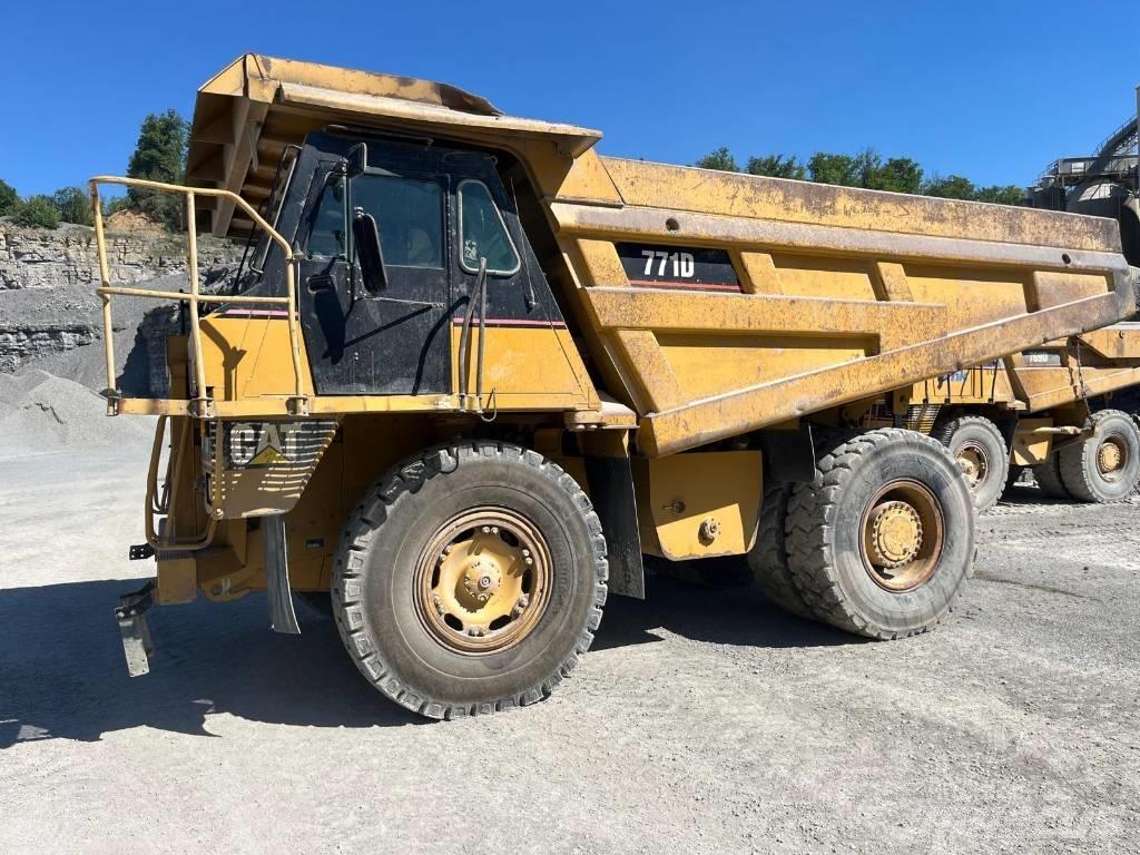 CAT 771D Tombereau rigide