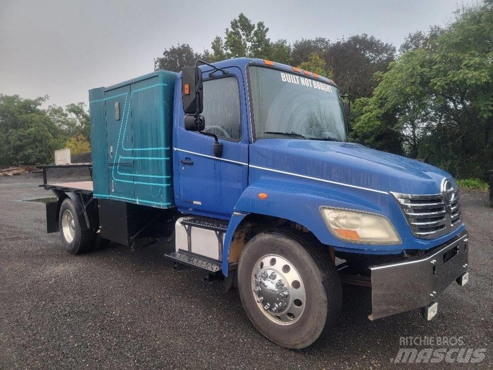 Hino 338 Camion plateau