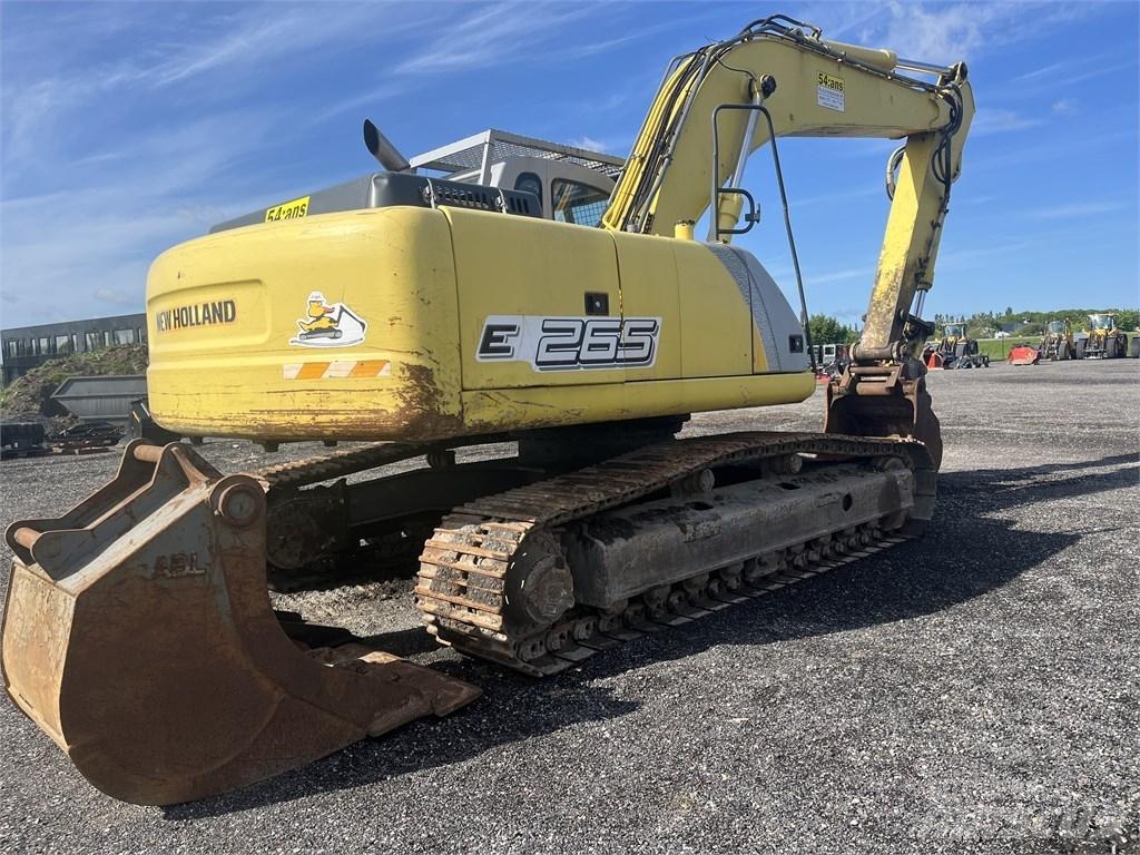 New Holland E 265 B Pelle sur chenilles