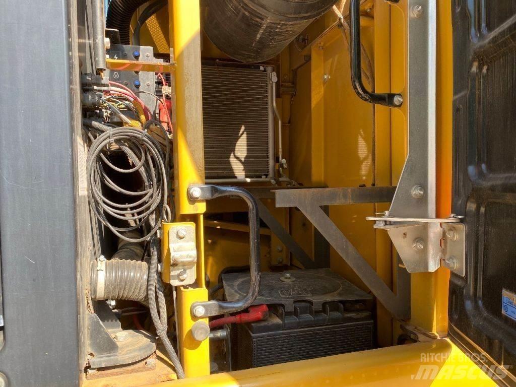 CAT 324E Pelle sur chenilles