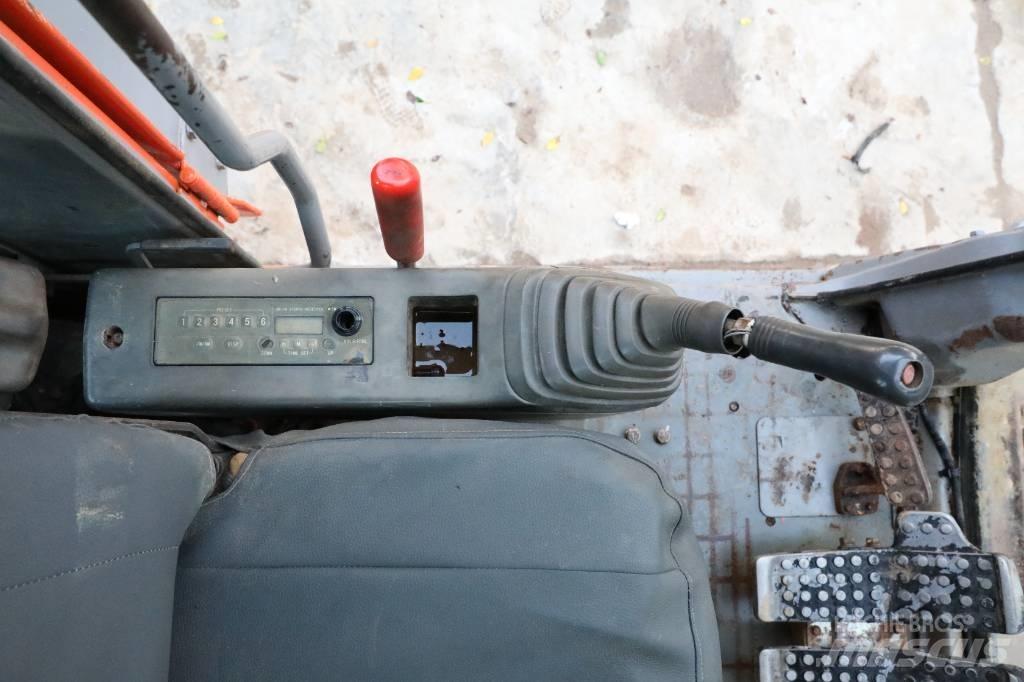 Hitachi ZX 200 LC-3 Pelle sur chenilles