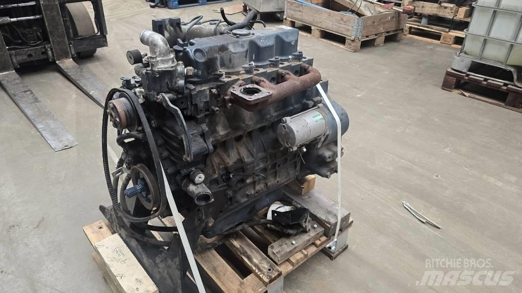 Kubota V2403 Moteur