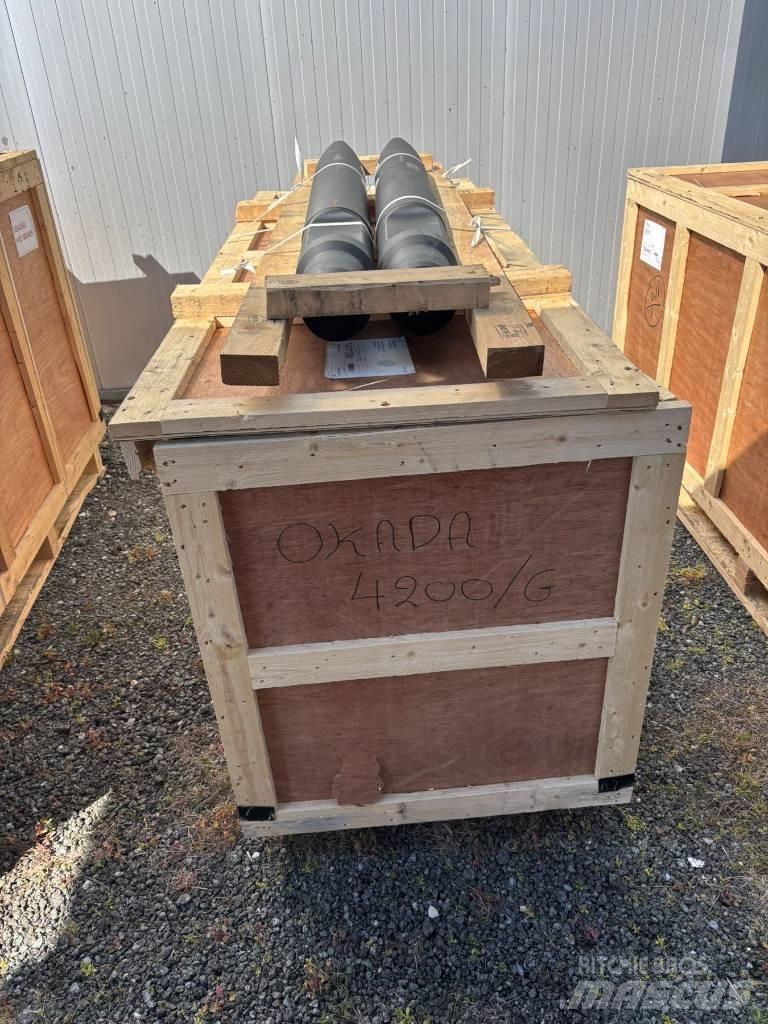 Okada 4200/GFXF Marteau hydraulique